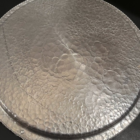 Mid-Century Hammered Aluminum Tulip Tray by Rodney Kent Hand Wrought Creations - Picture 9 of 11